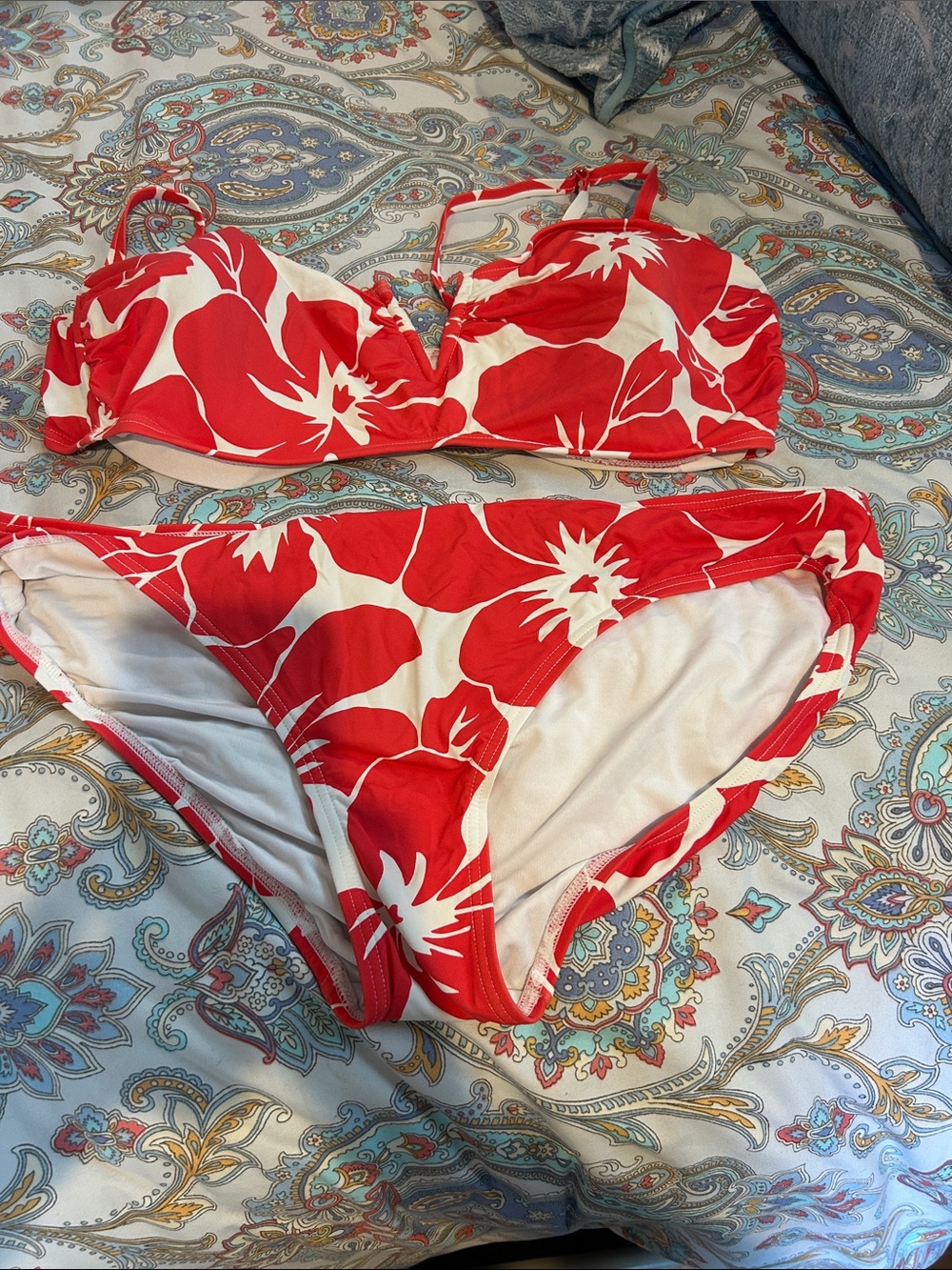Vince Camuto Red and White Floral Bikini Set